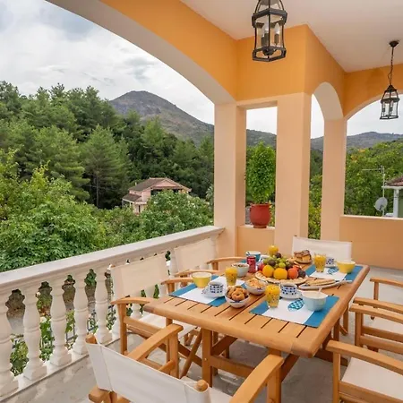 Semesterbostad House Kochyli *